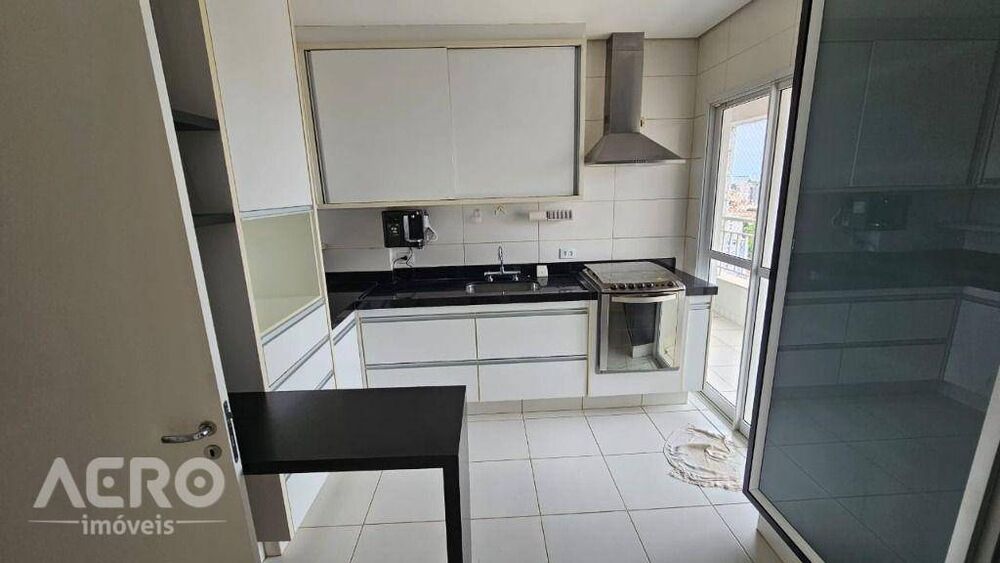 Apartamento para alugar com 3 quartos, 150m² - Foto 12