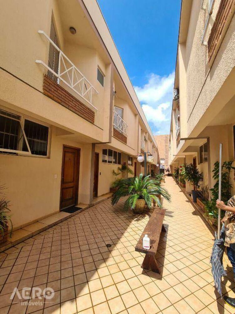 Casa de Condomínio à venda com 3 quartos, 125m² - Foto 2