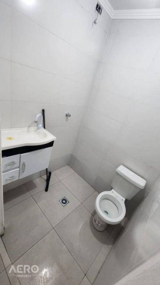 Casa à venda com 2 quartos, 118m² - Foto 3
