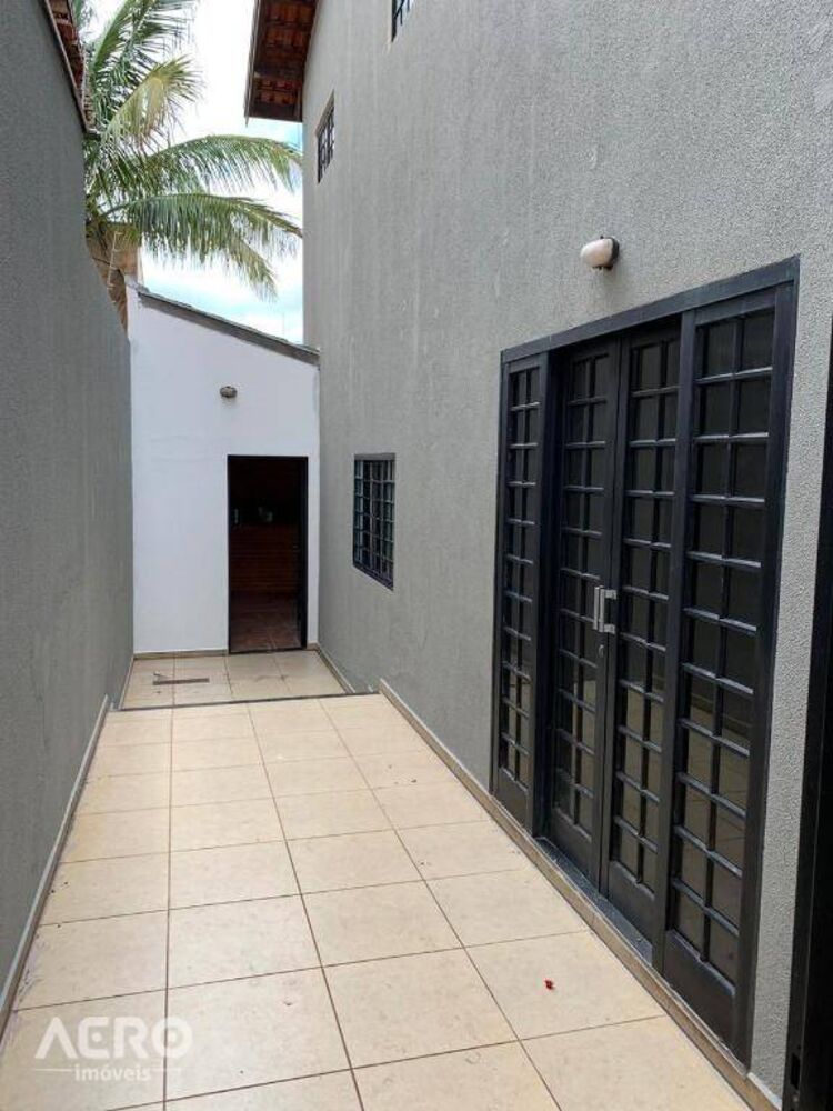 Casa, 4 quartos, 215 m² - Foto 3