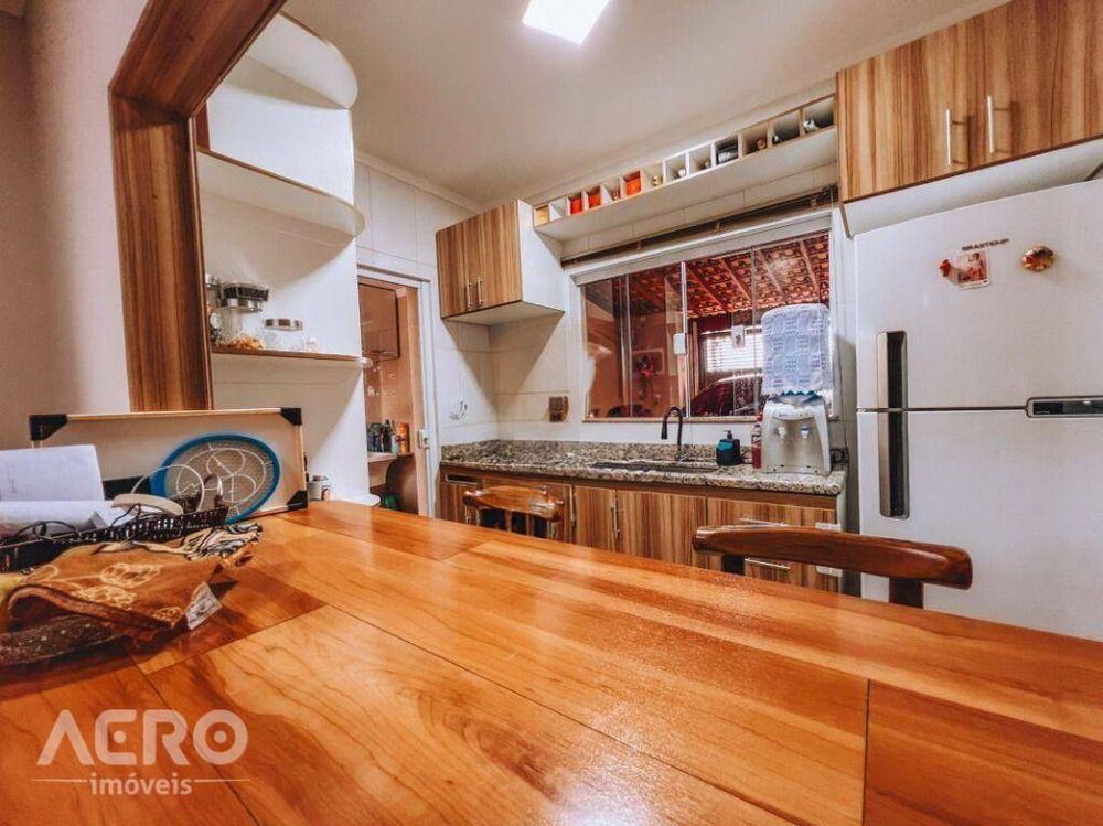 Casa, 2 quartos, 118 m² - Foto 1
