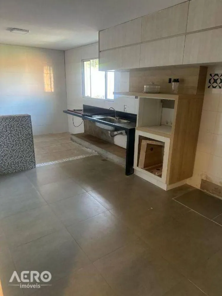 Chácara, 3 quartos, 600 m² - Foto 1