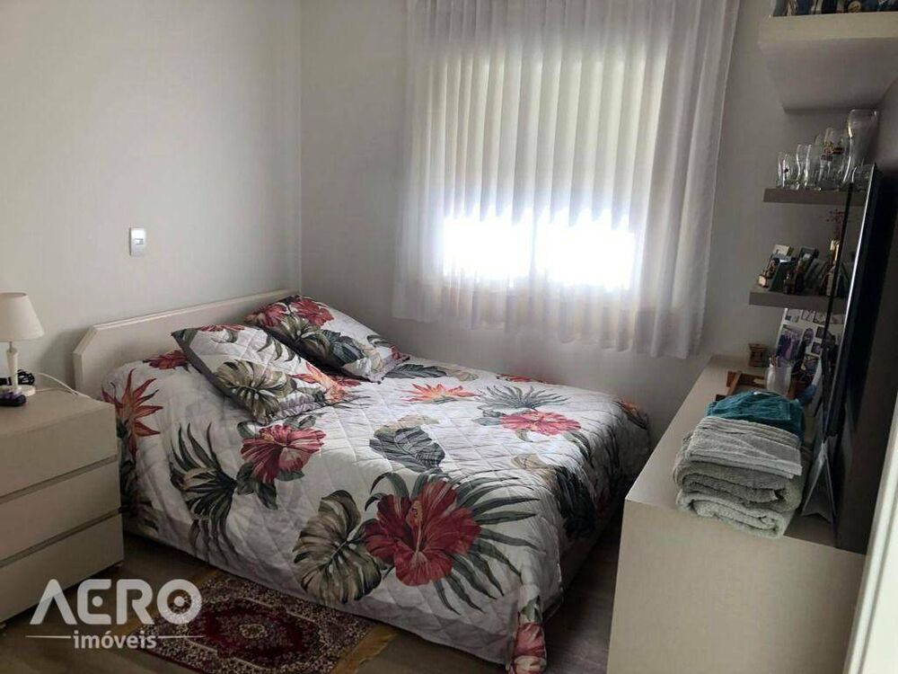Apartamento à venda com 3 quartos, 240m² - Foto 18