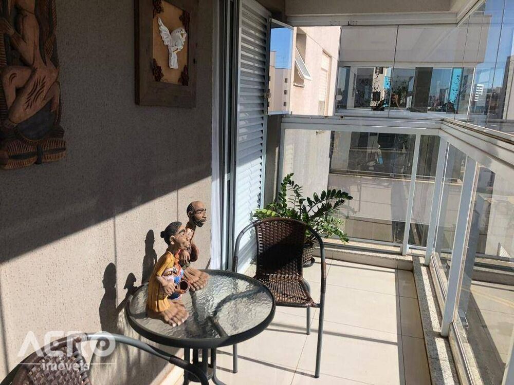 Apartamento à venda com 3 quartos, 240m² - Foto 7