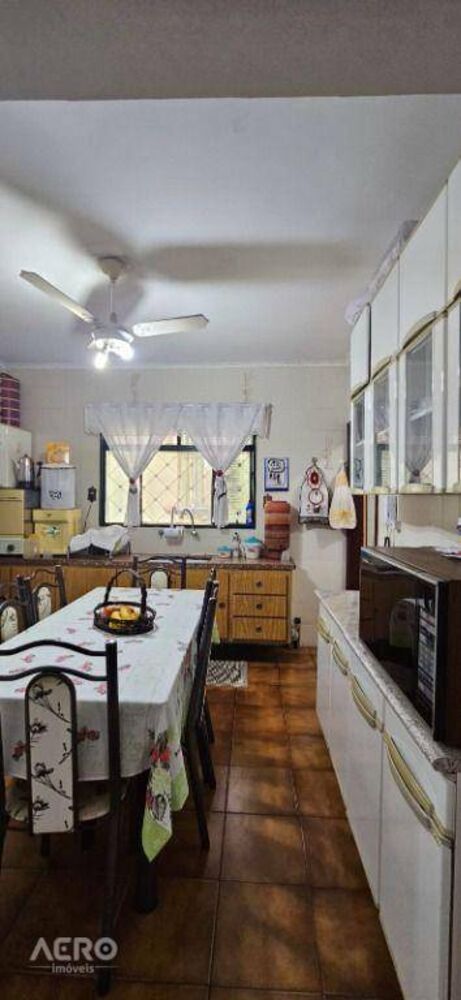 Casa, 3 quartos, 208 m² - Foto 8