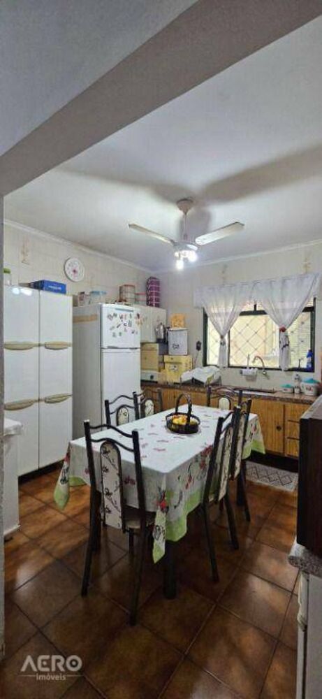 Casa, 3 quartos, 208 m² - Foto 9