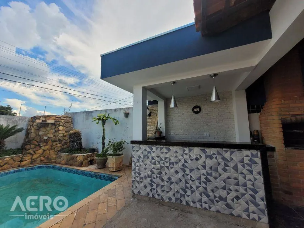 Casa, 3 quartos, 330 m² - Foto 3