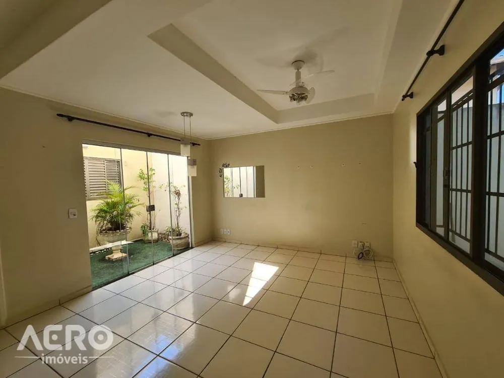 Casa, 3 quartos, 200 m² - Foto 1