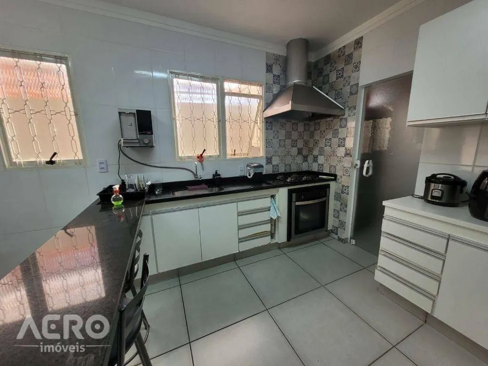 Casa, 2 quartos, 126 m² - Foto 1