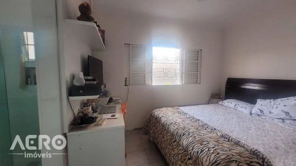 Casa, 3 quartos, 300 m² - Foto 1