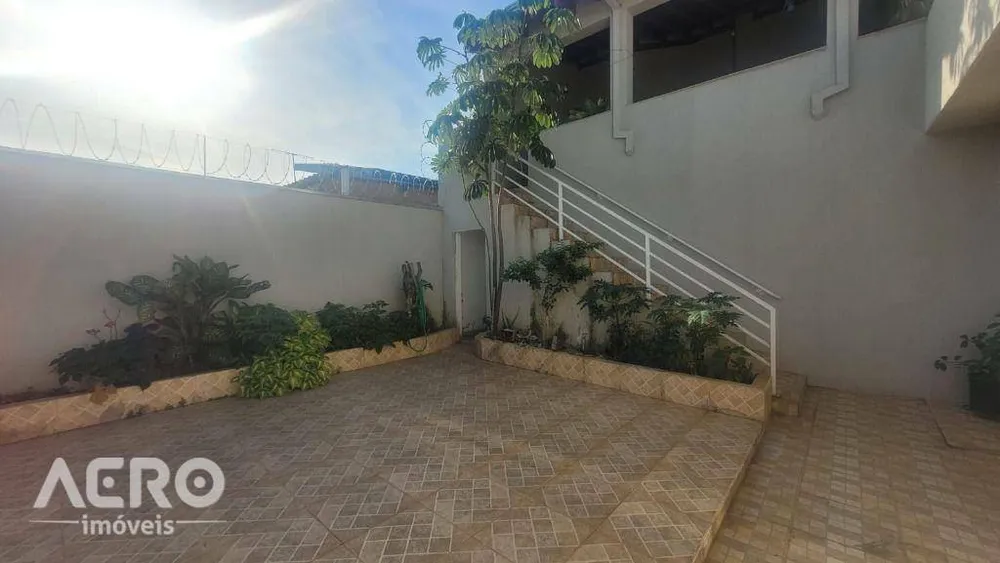 Casa, 3 quartos, 300 m² - Foto 3