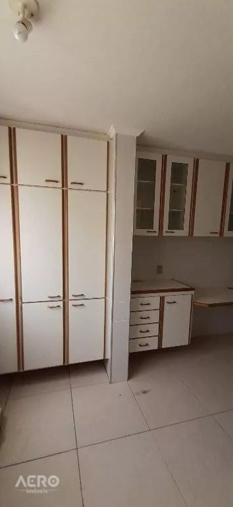 Apartamento à venda com 3 quartos, 123m² - Foto 4