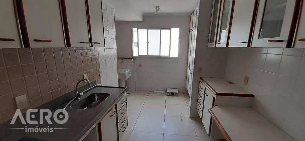 Apartamento à venda com 3 quartos, 123m² - Foto 1