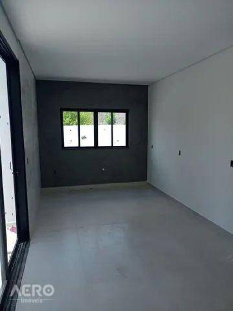 Casa à venda com 3 quartos, 200m² - Foto 2