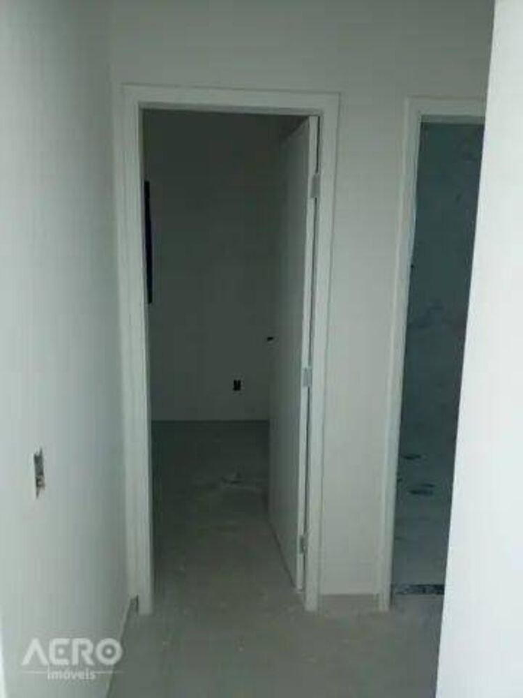 Casa à venda com 3 quartos, 200m² - Foto 3