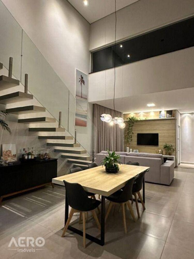 Casa, 3 quartos, 230 m² - Foto 1