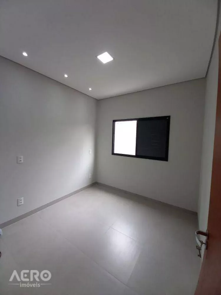 Casa à venda com 3 quartos, 126m² - Foto 3