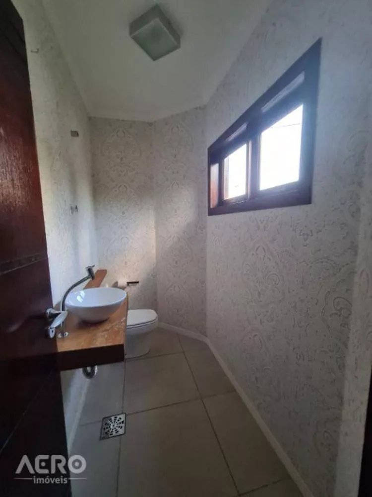 Casa de Condomínio à venda com 5 quartos, 250m² - Foto 2