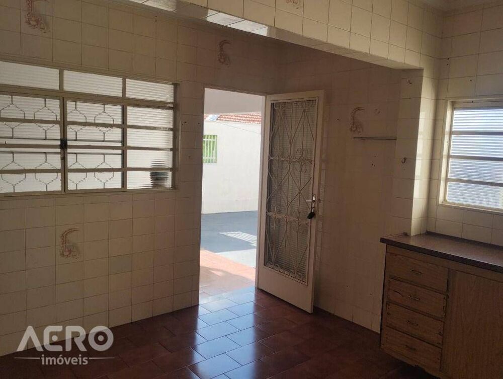 Casa à venda com 2 quartos, 82m² - Foto 5