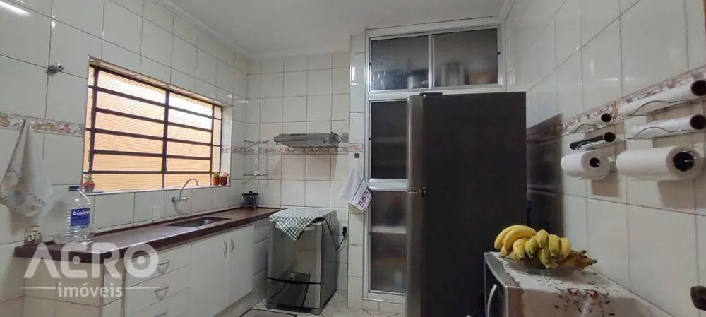 Casa, 3 quartos, 206 m² - Foto 4