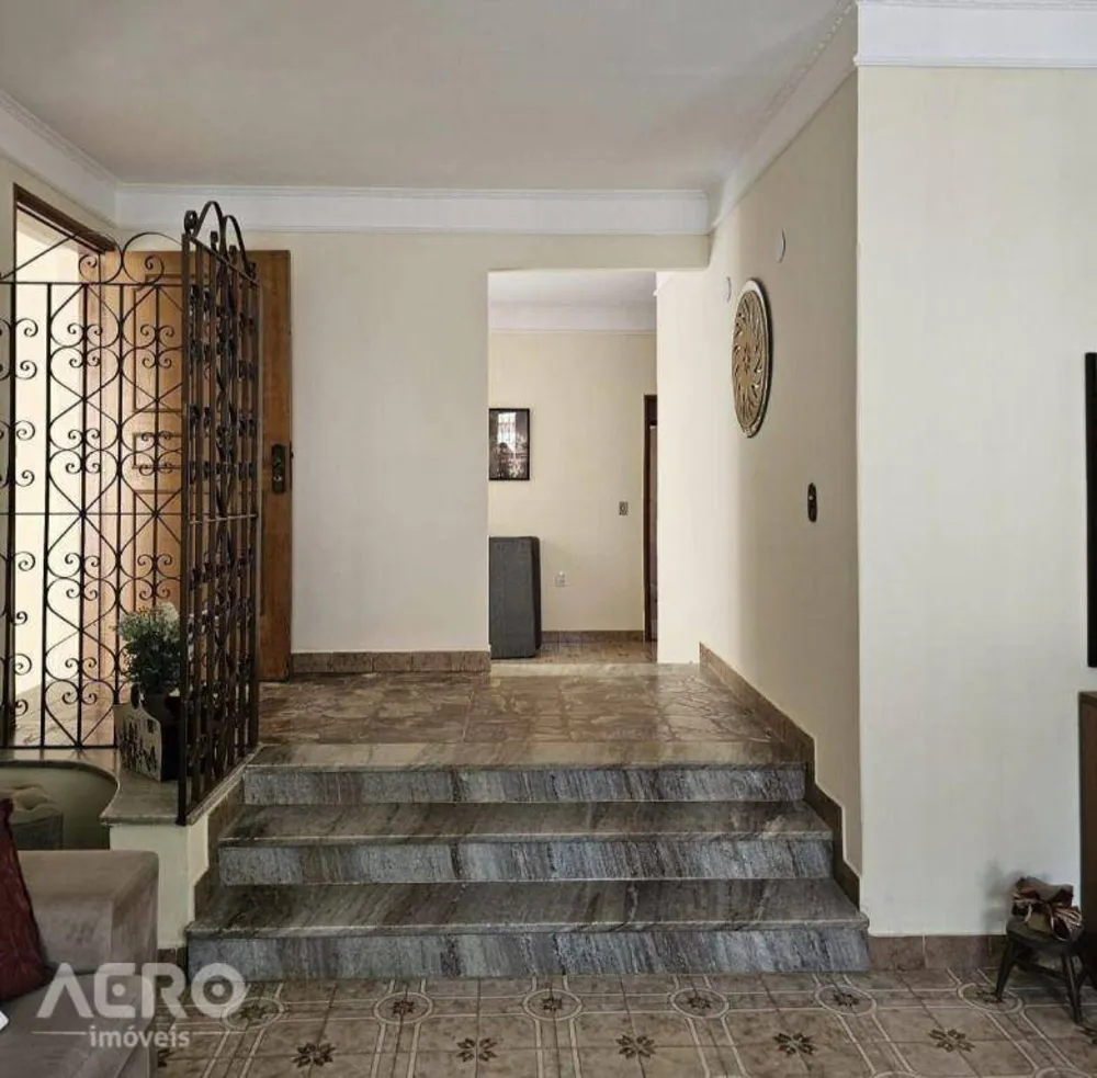 Casa, 3 quartos, 206 m² - Foto 1