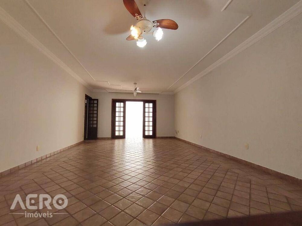 Casa, 3 quartos, 200 m² - Foto 1