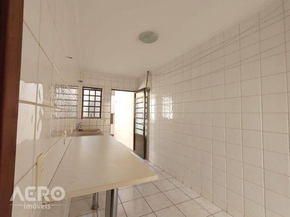 Casa, 3 quartos, 200 m² - Foto 2