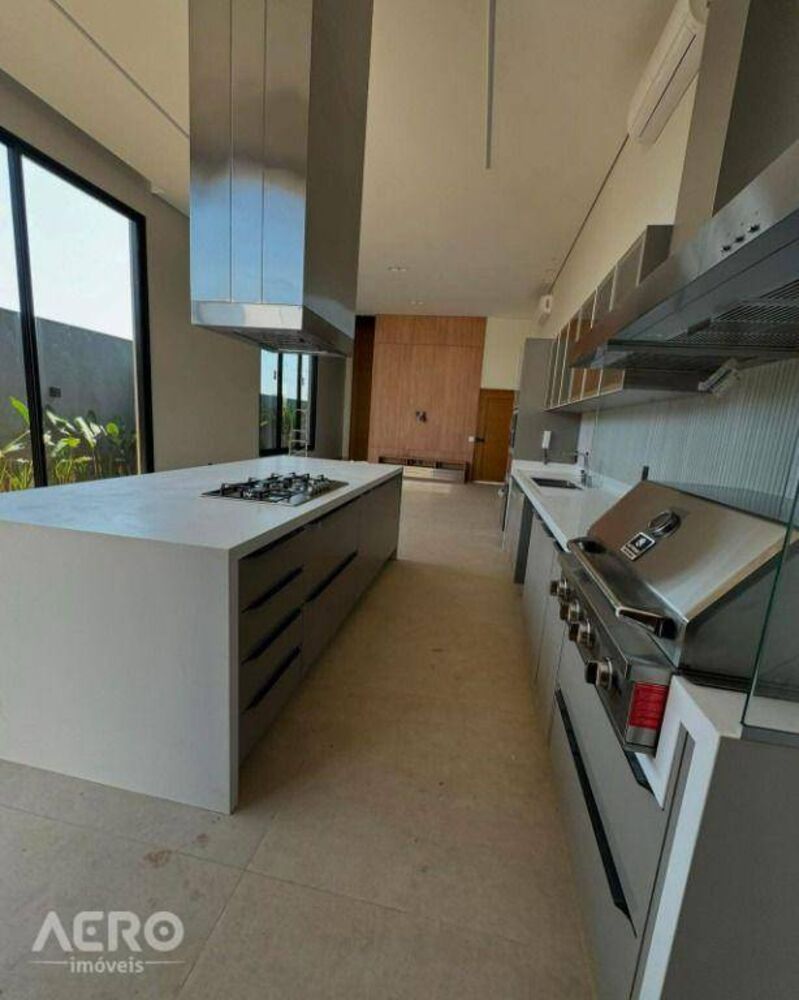 Casa de Condomínio à venda com 5 quartos, 300m² - Foto 2