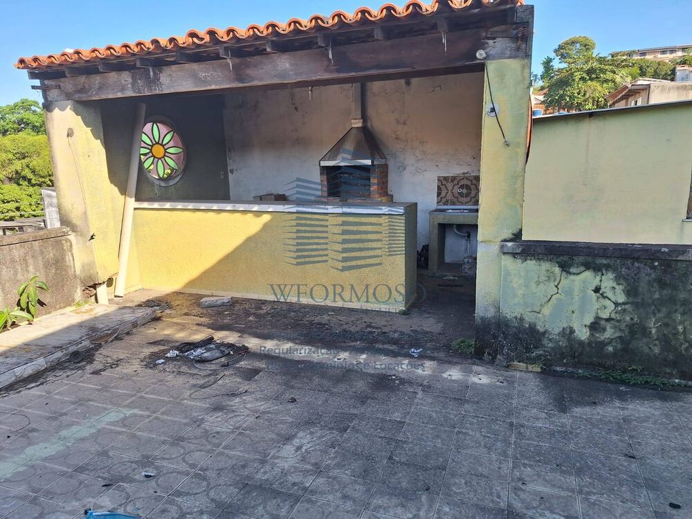 Casa à venda com 4 quartos, 100m² - Foto 2