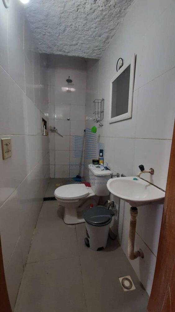 Casa à venda com 2 quartos, 800m² - Foto 1