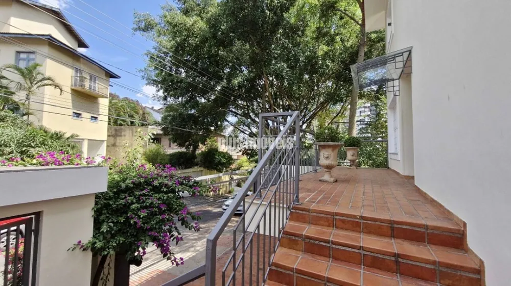 Casa, 4 quartos, 329 m² - Foto 2