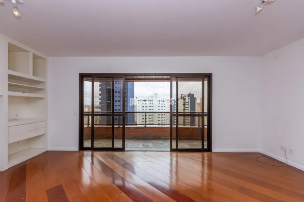 Apartamento, 3 quartos, 213 m² - Foto 1