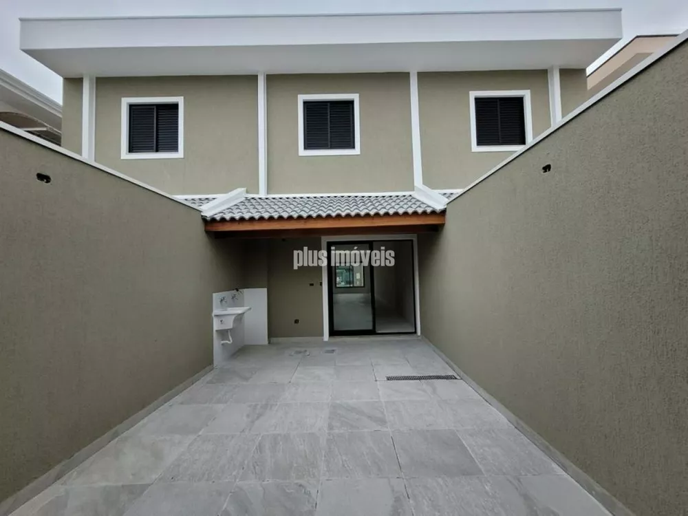 Casa à venda com 3 quartos, 120m² - Foto 1