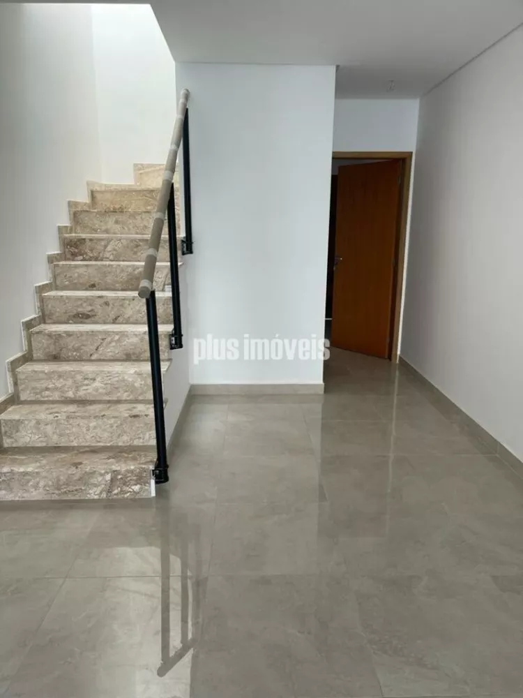 Casa à venda com 3 quartos, 100m² - Foto 4