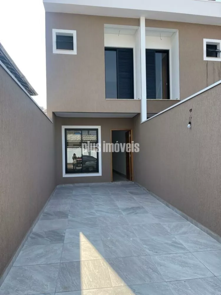 Casa à venda com 3 quartos, 100m² - Foto 1