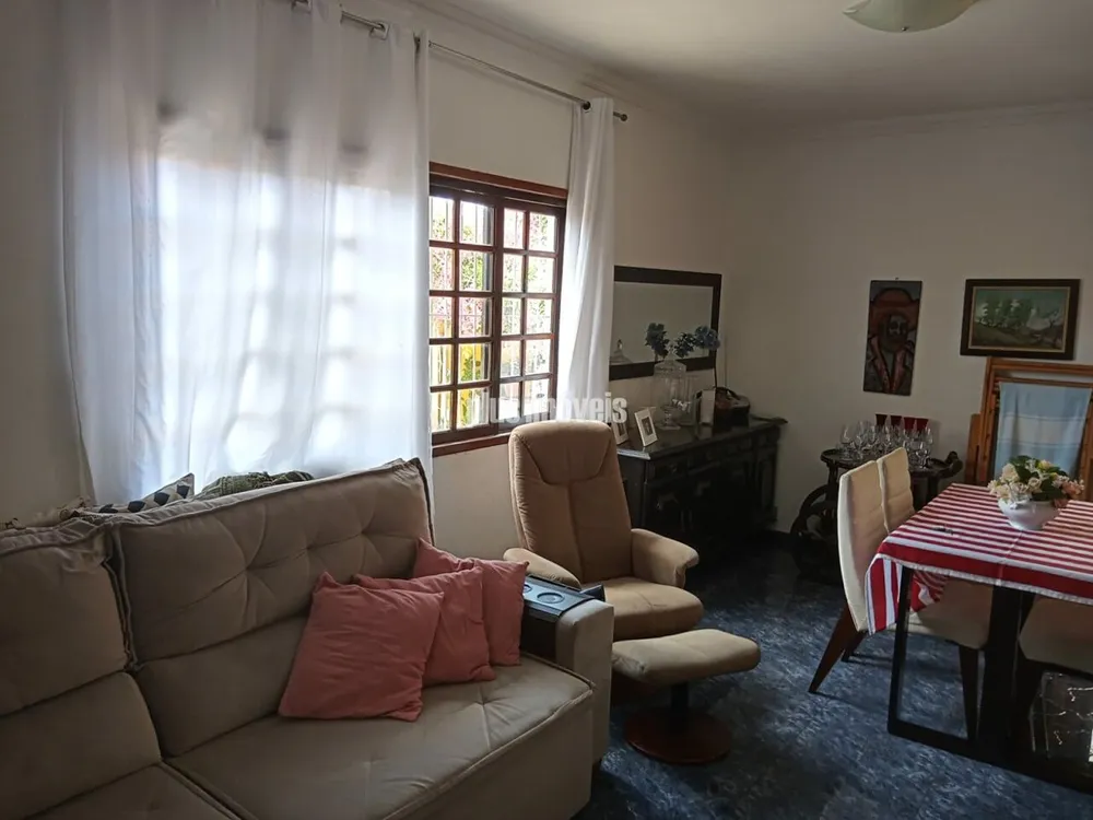 Casa, 3 quartos, 201 m² - Foto 1