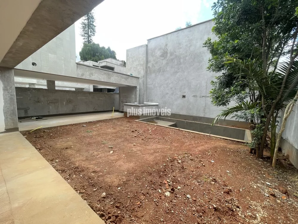 Casa de Condomínio à venda com 4 quartos, 214m² - Foto 1