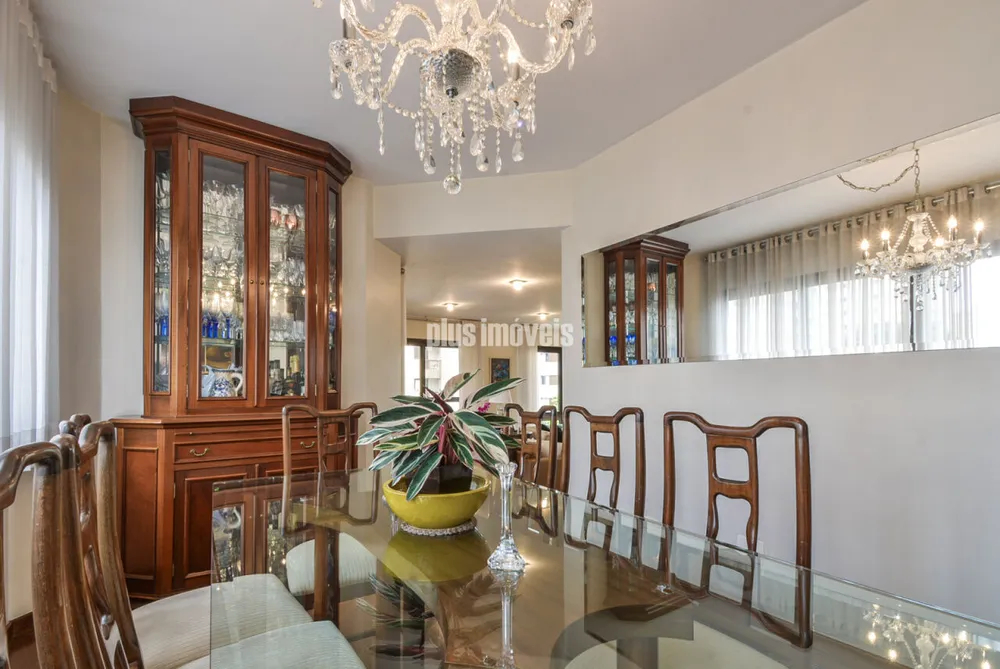 Apartamento, 3 quartos, 196 m² - Foto 1