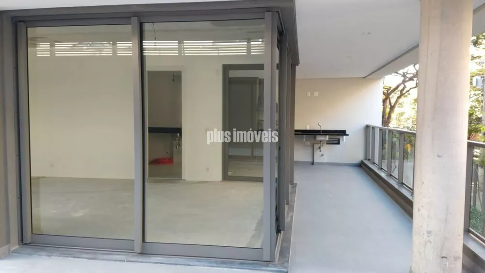 Apartamento à venda com 3 quartos, 216m² - Foto 3