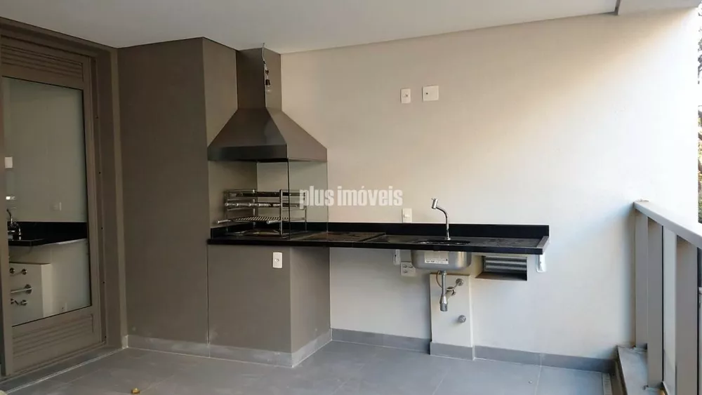 Apartamento à venda com 3 quartos, 216m² - Foto 4