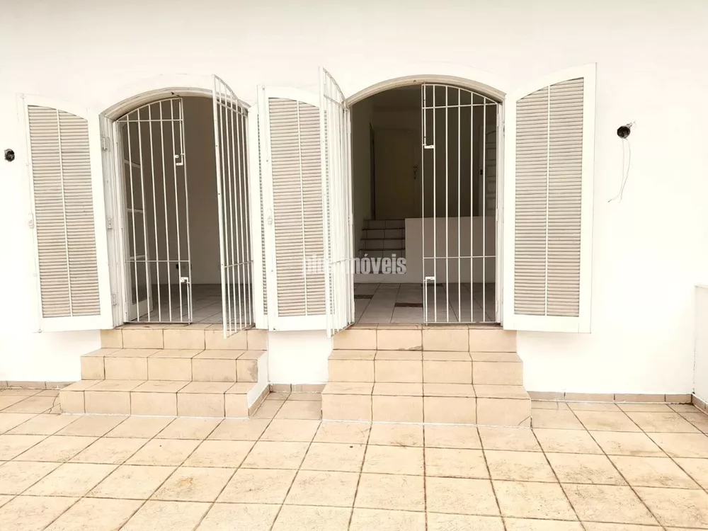 Casa à venda com 3 quartos, 162m² - Foto 1