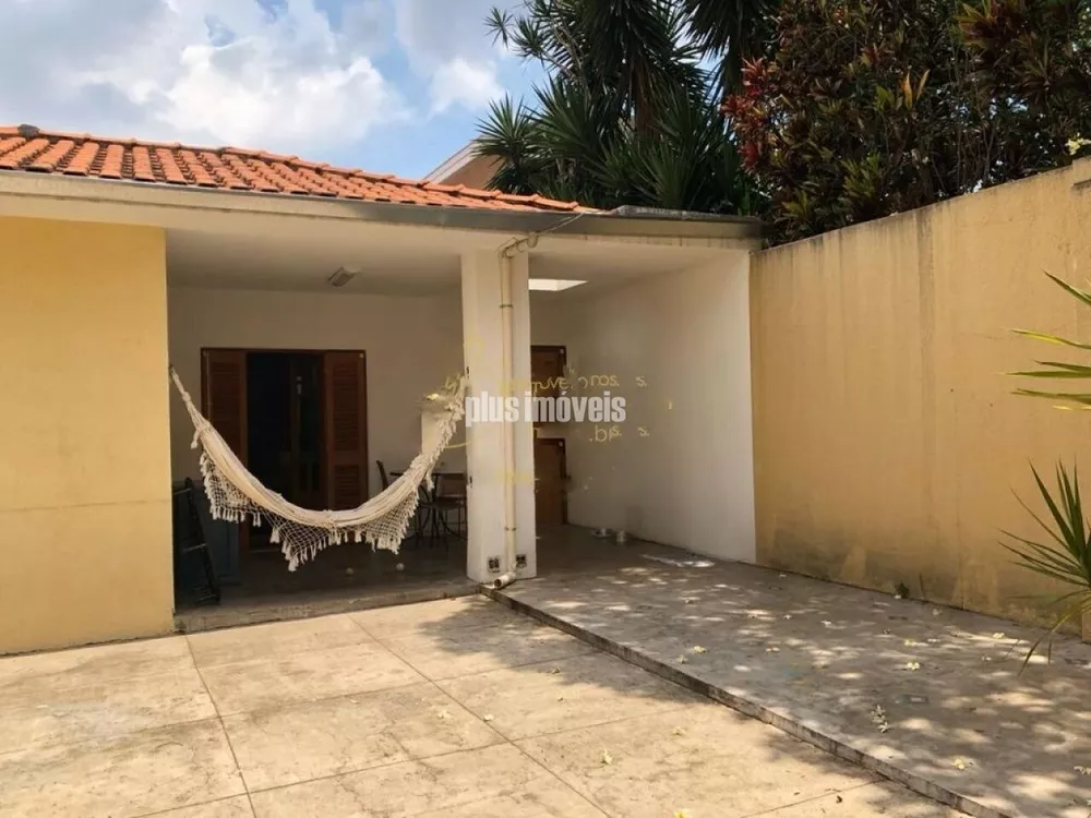 Casa à venda e aluguel com 3 quartos, 250m² - Foto 3