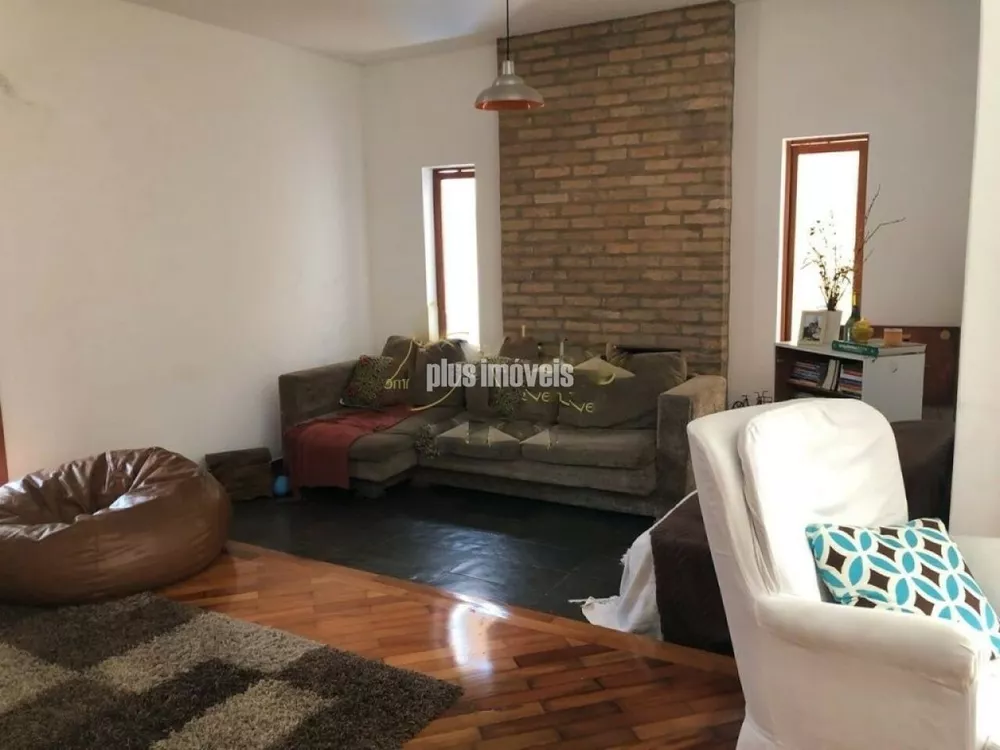 Casa à venda e aluguel com 3 quartos, 250m² - Foto 1