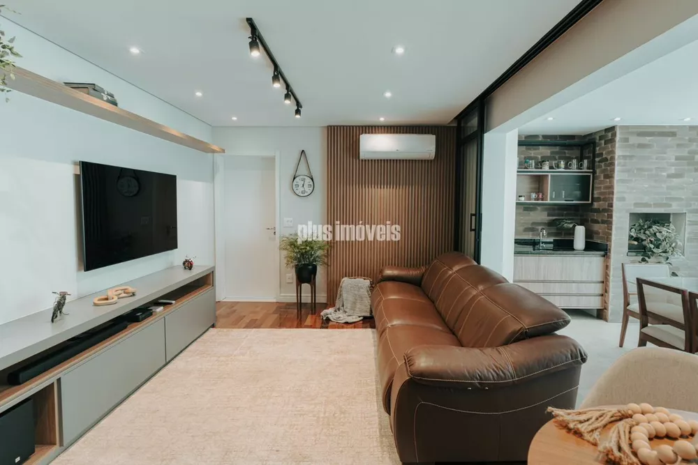 Apartamento à venda com 3 quartos, 135m² - Foto 3