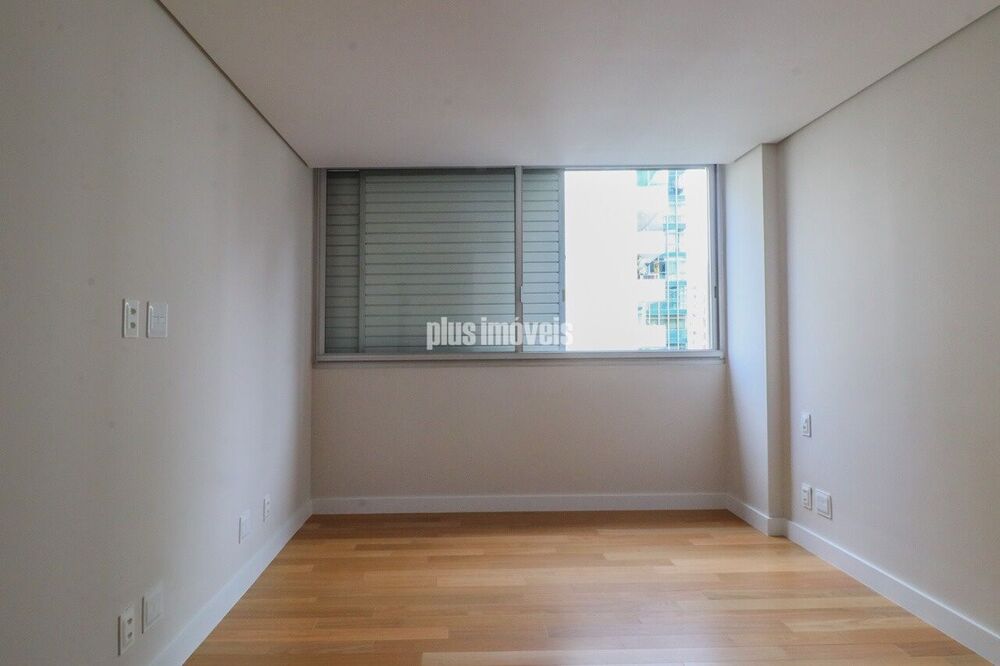 Apartamento, 3 quartos, 236 m² - Foto 1