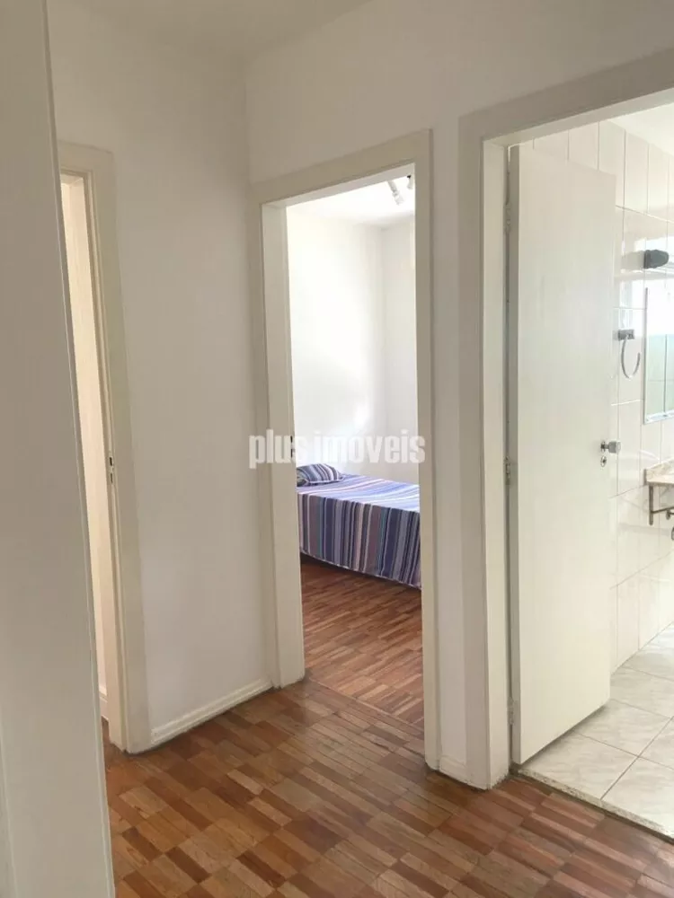 Apartamento à venda com 3 quartos, 150m² - Foto 2