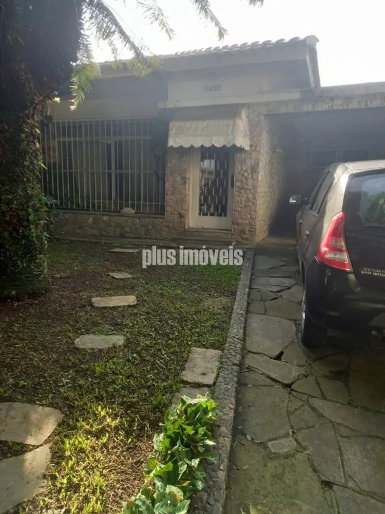 Casa à venda com 3 quartos, 230m² - Foto 1