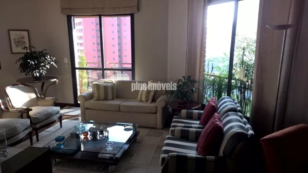 Apartamento à venda com 3 quartos, 205m² - Foto 2