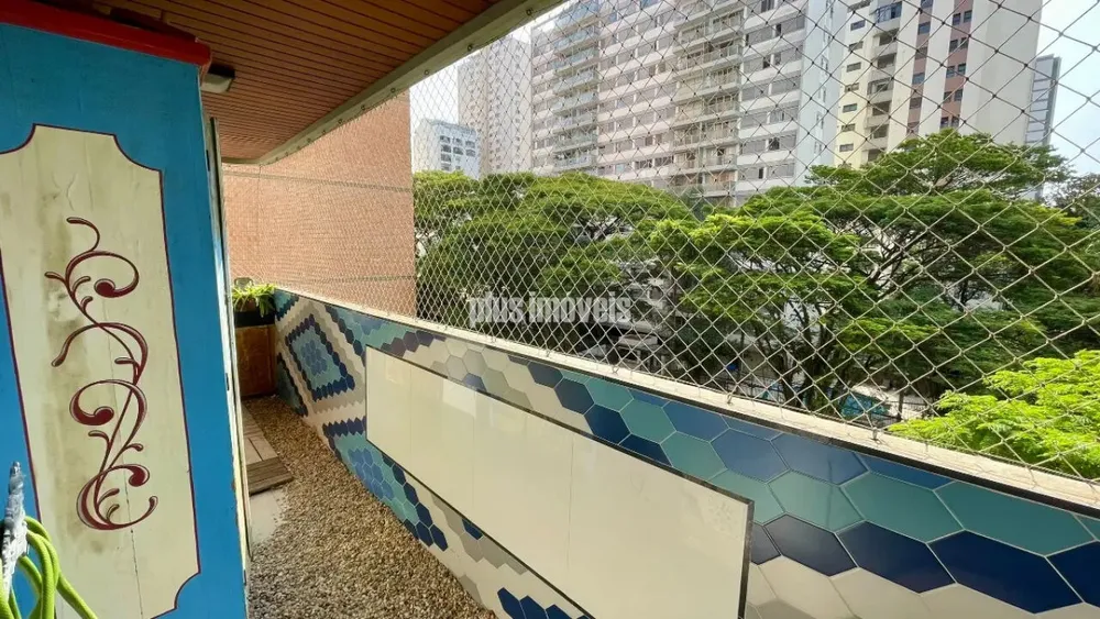 Apartamento, 3 quartos, 240 m² - Foto 1