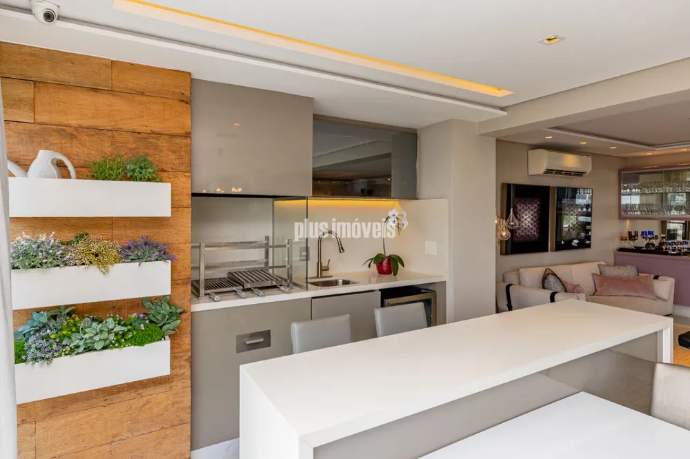 Apartamento, 3 quartos, 209 m² - Foto 1